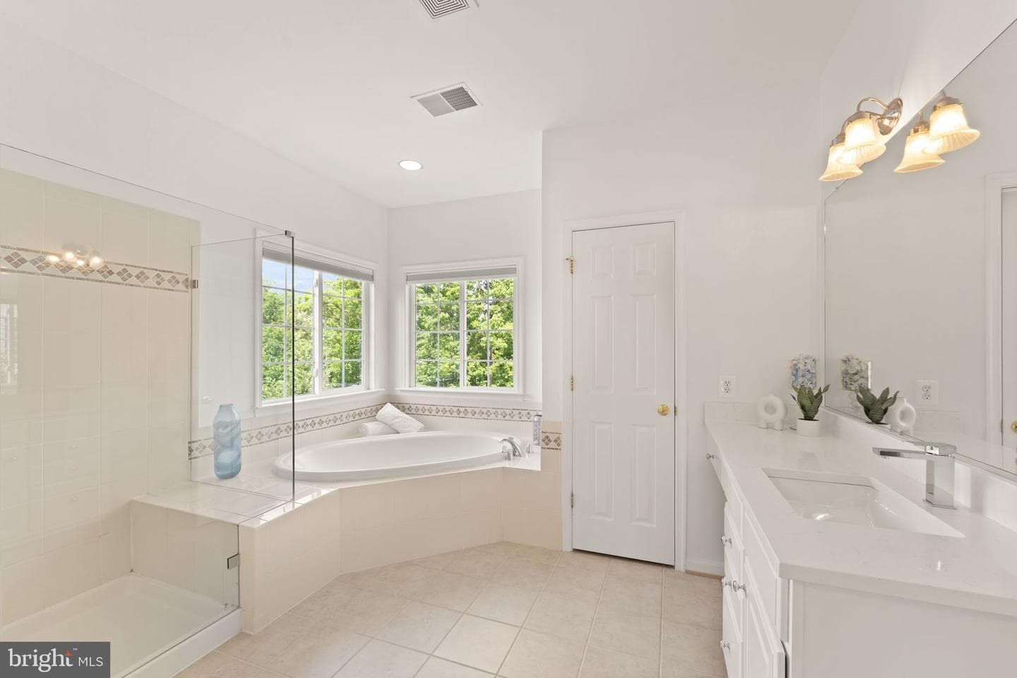 22566 Forest Run Drive photo 27