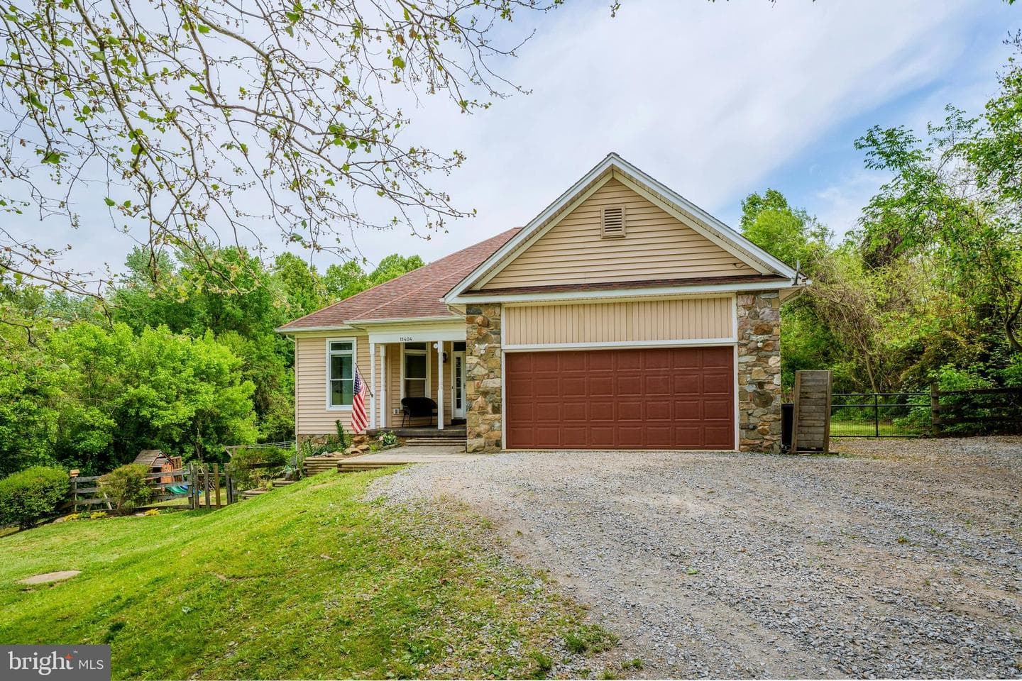 11404 Russell Road photo 2