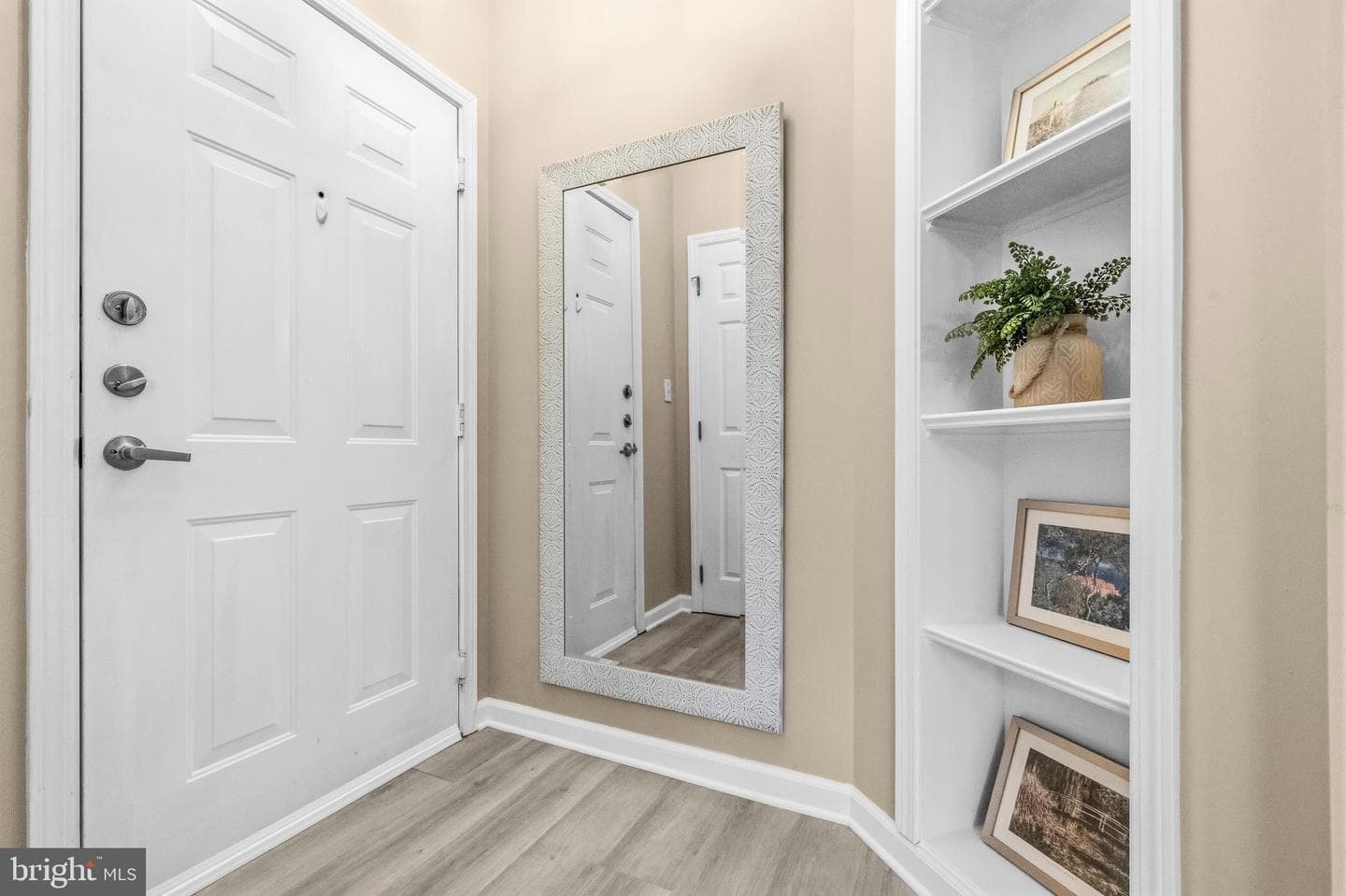 512 Sunset View Terrace SE #202 photo 2