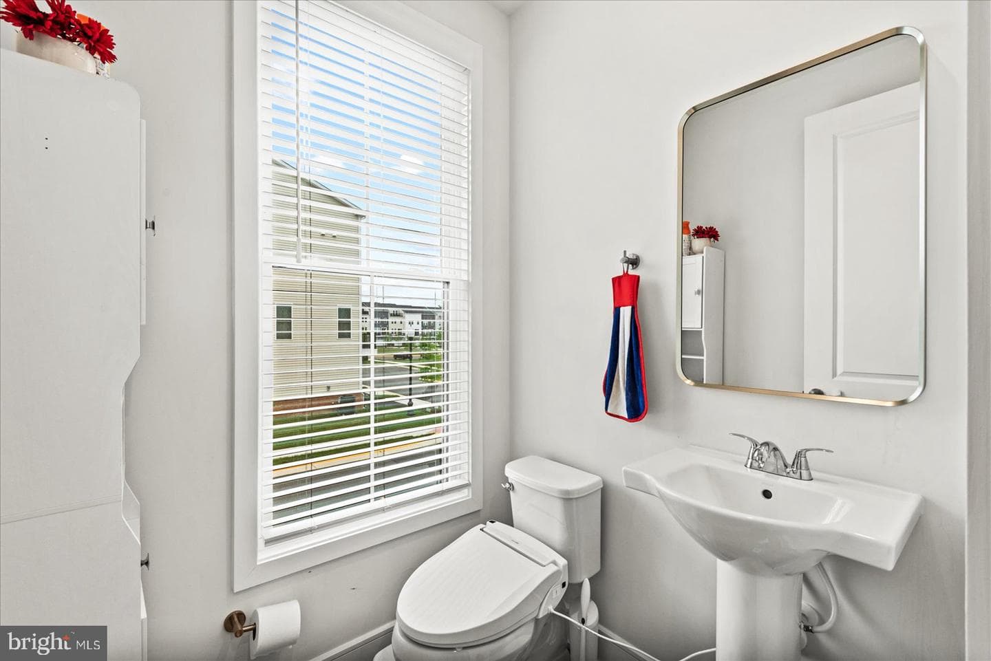 42086 Picasso Square photo 17