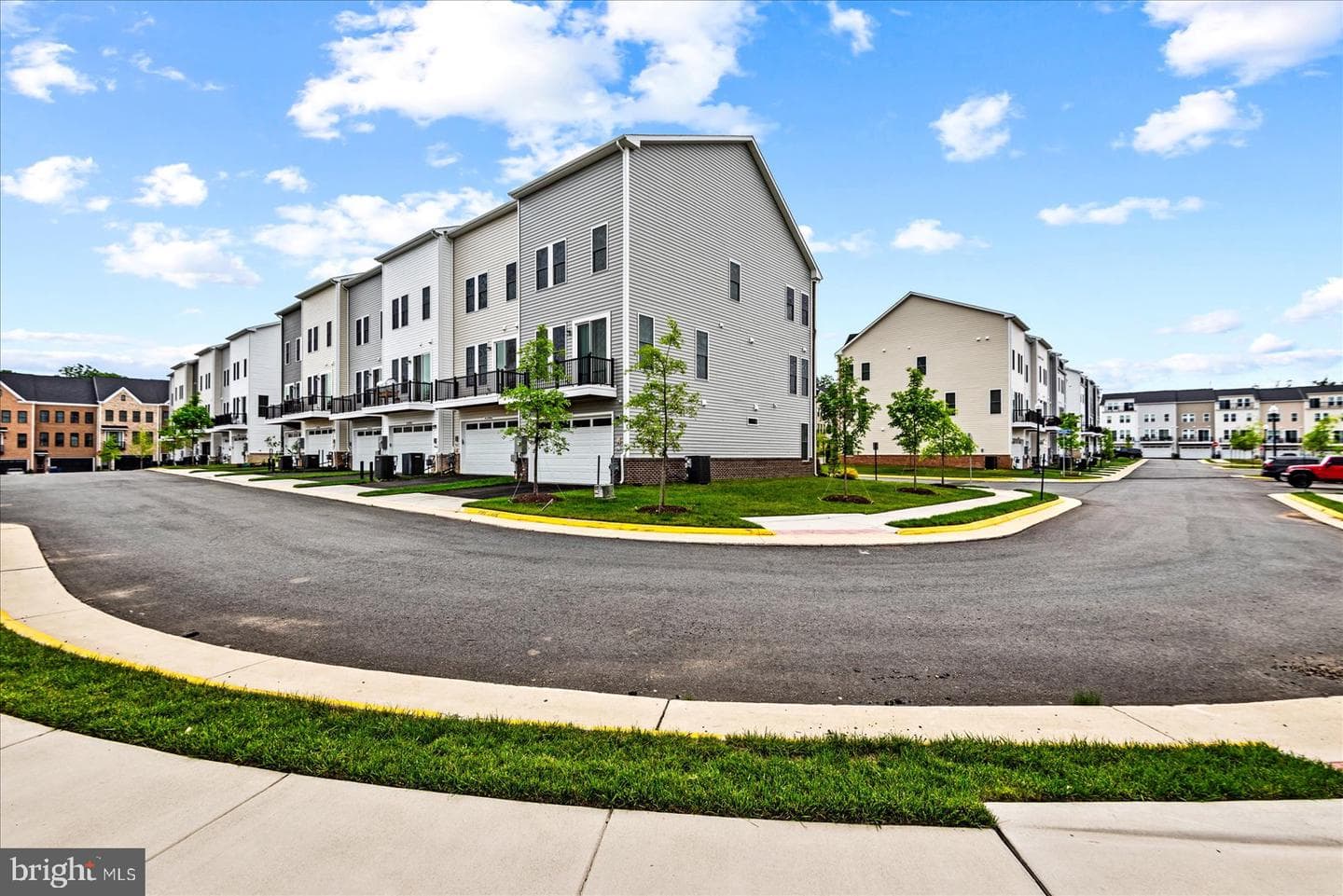 42086 Picasso Square photo 26