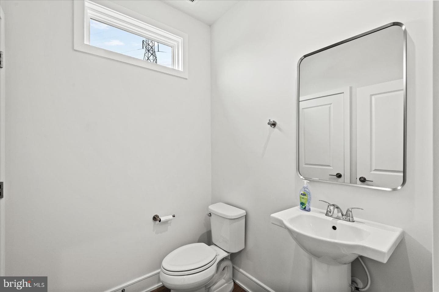 42086 Picasso Square photo 6