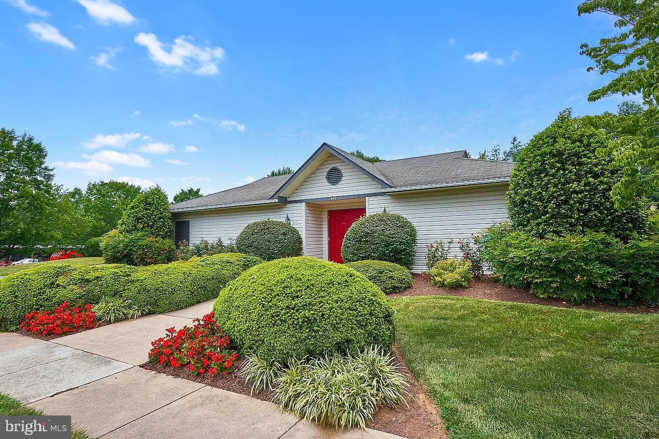 124 Oliver Court photo 61