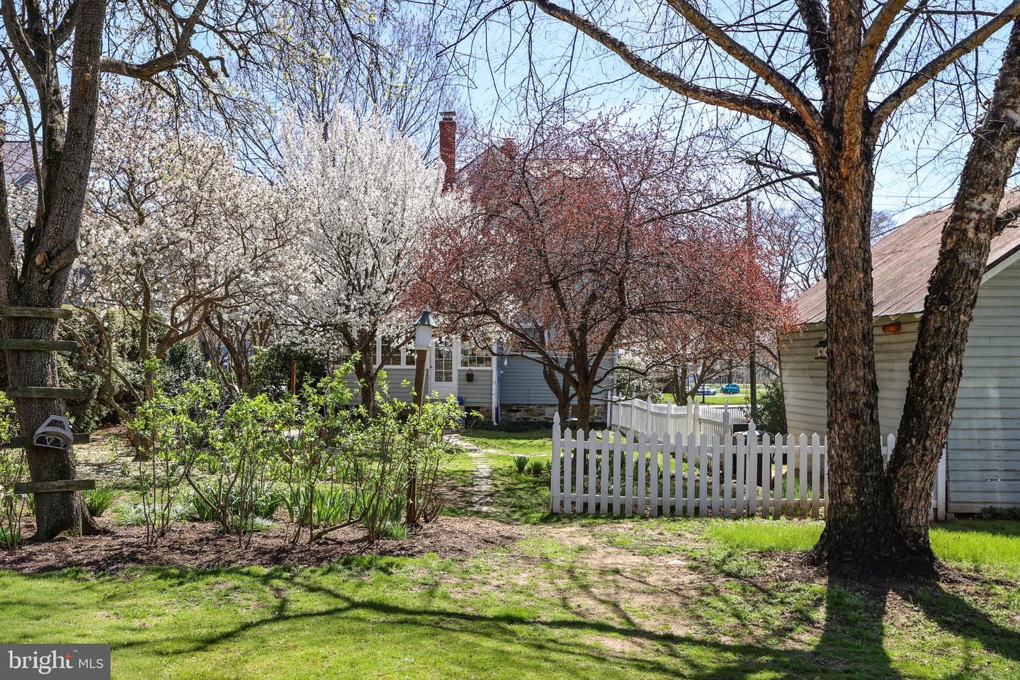 301 E Main Street photo 7