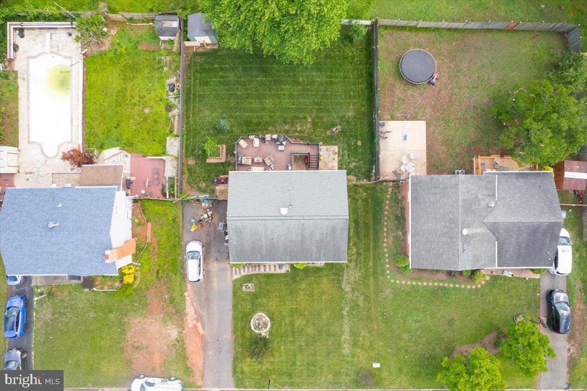 713 W Holly Avenue photo 39