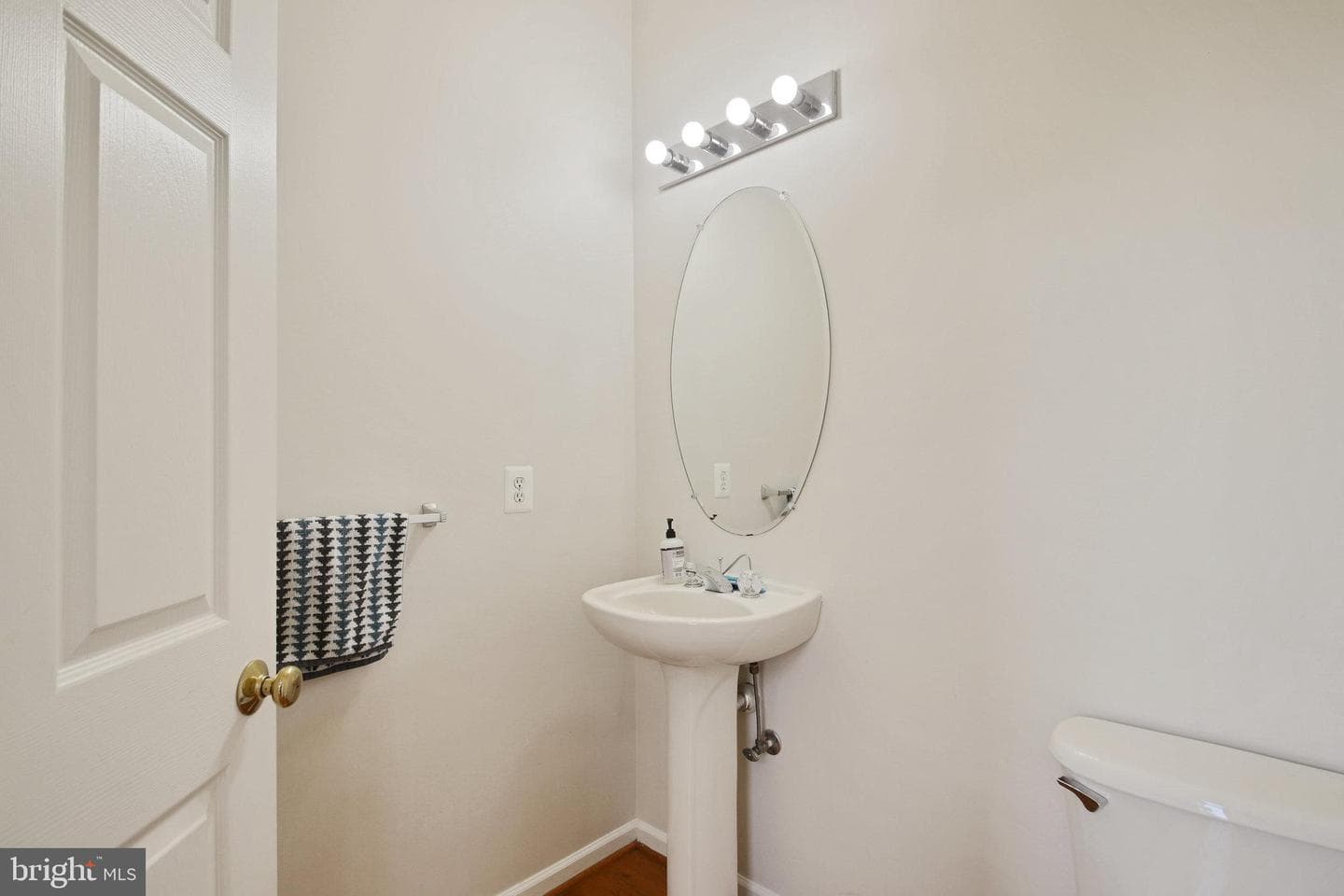 22529 Welborne Manor Square photo 11