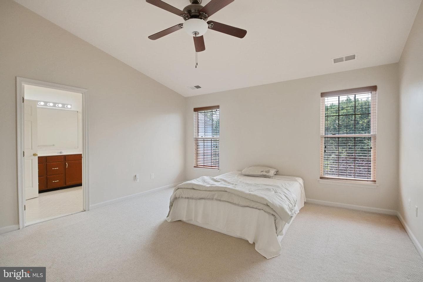 22529 Welborne Manor Square photo 13