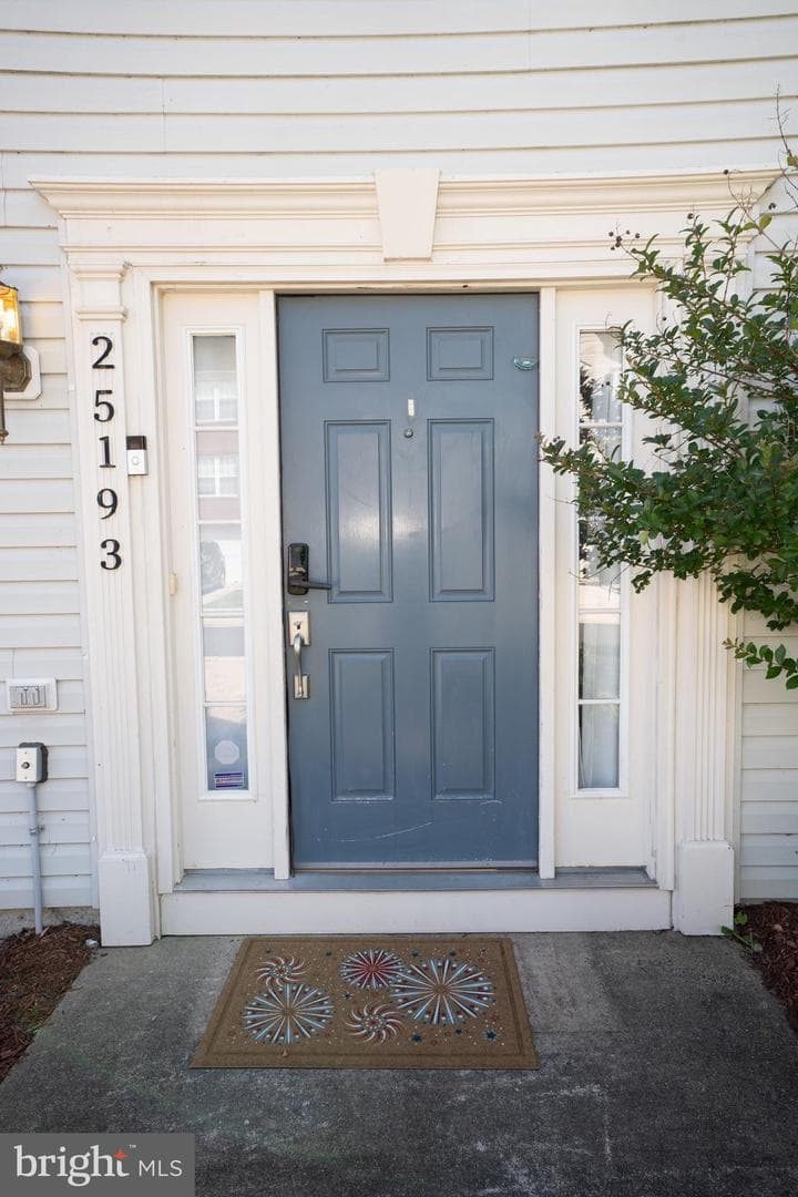 25193 Destination Square photo 2