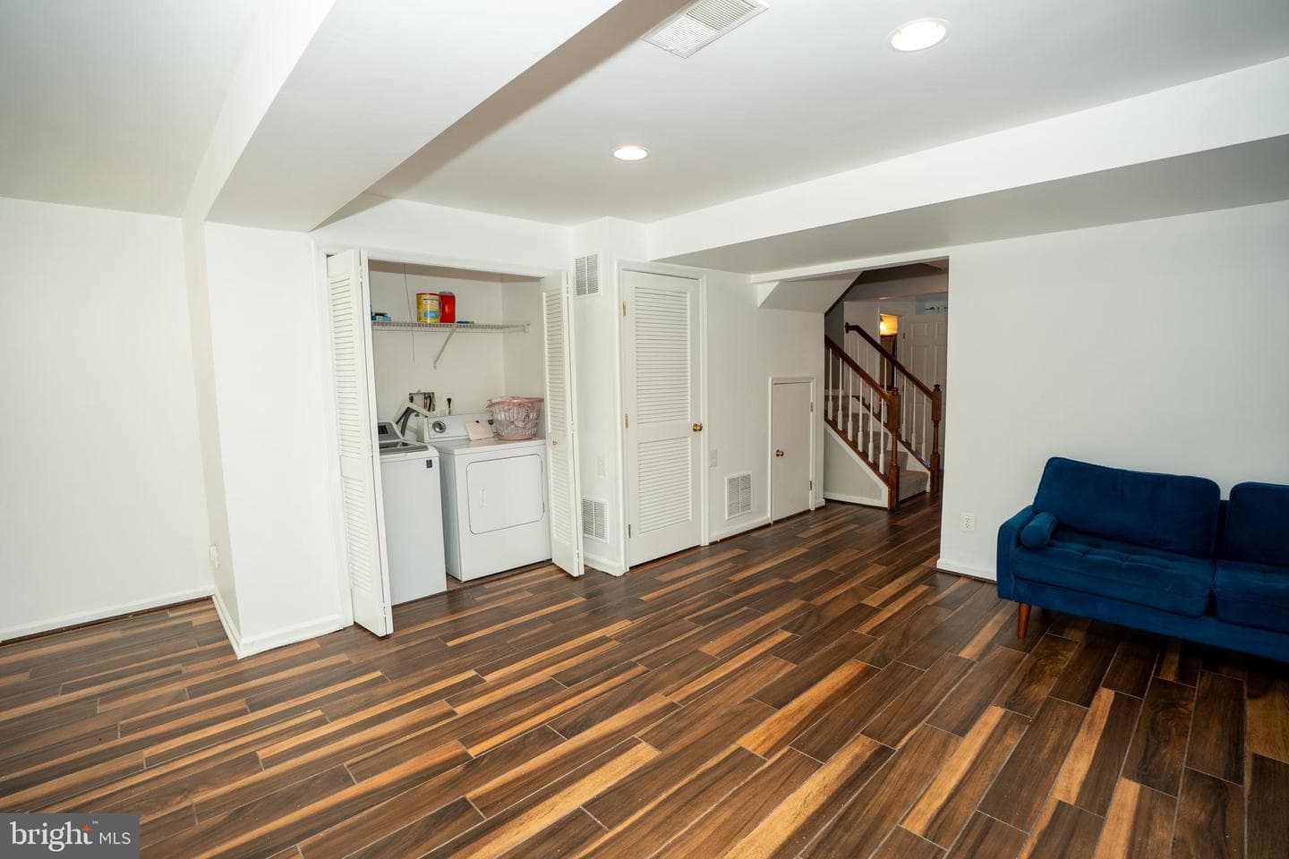 25193 Destination Square photo 50