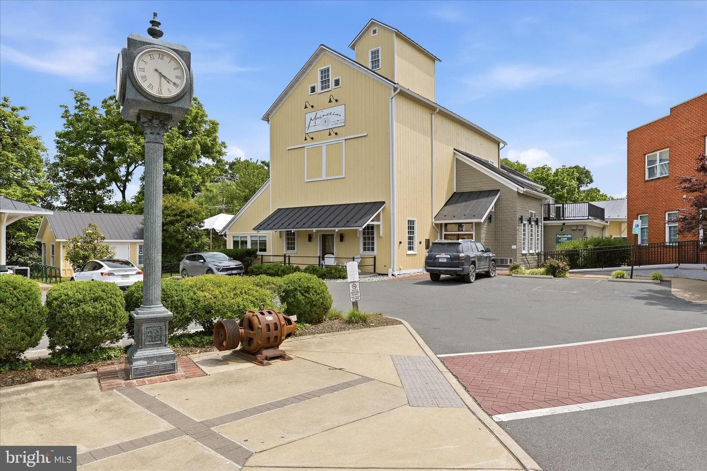 501 W Main Street photo 10