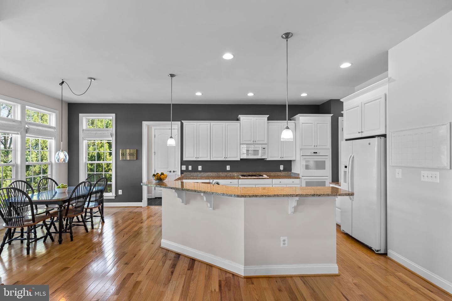 18585 Montague Place photo 10