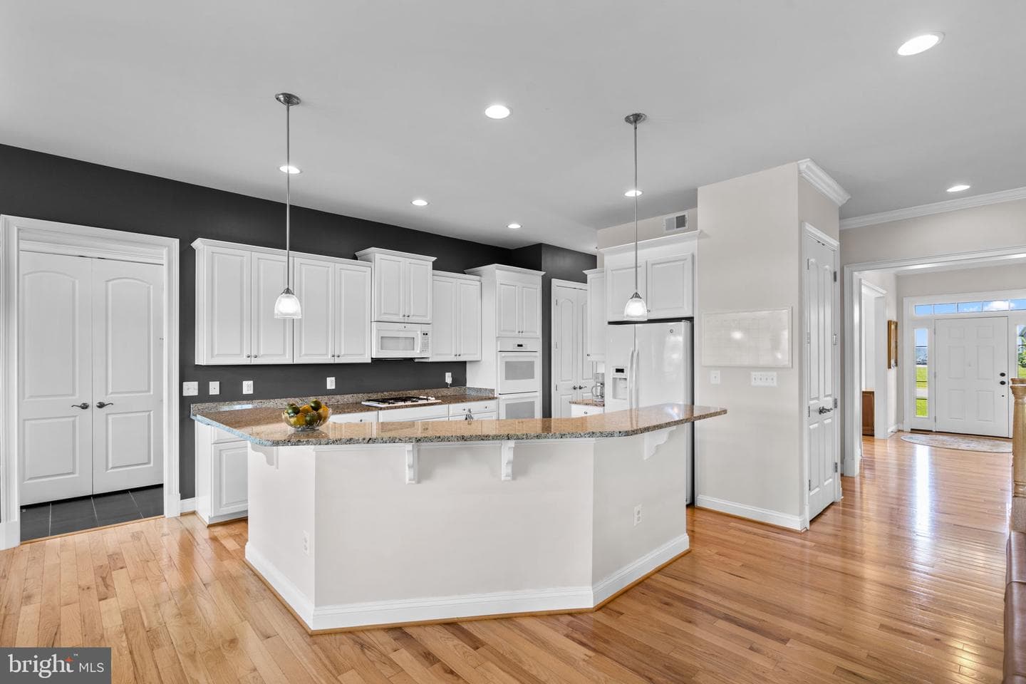 18585 Montague Place photo 11