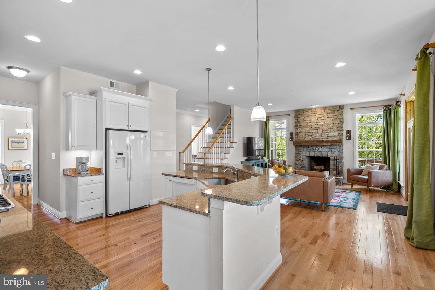18585 Montague Place photo 12