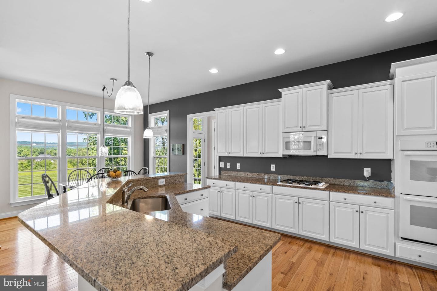 18585 Montague Place photo 15