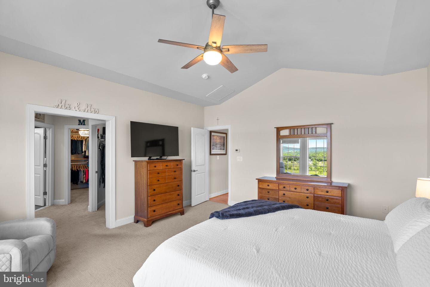 18585 Montague Place photo 32