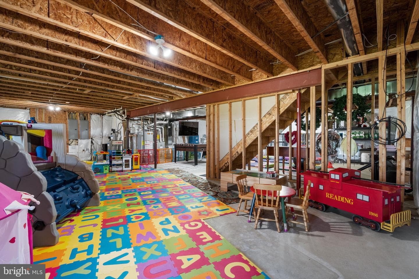 18585 Montague Place photo 49
