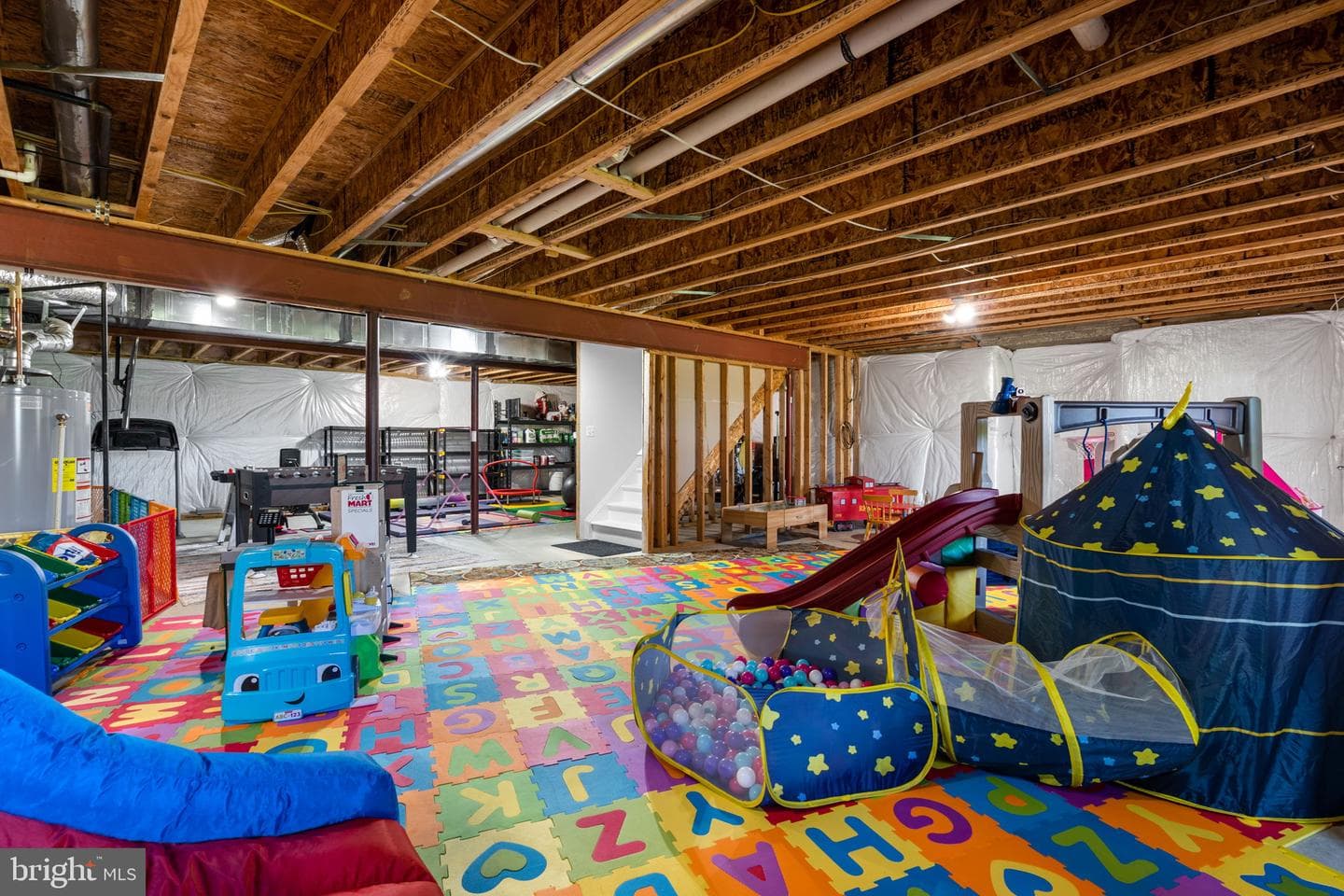18585 Montague Place photo 50