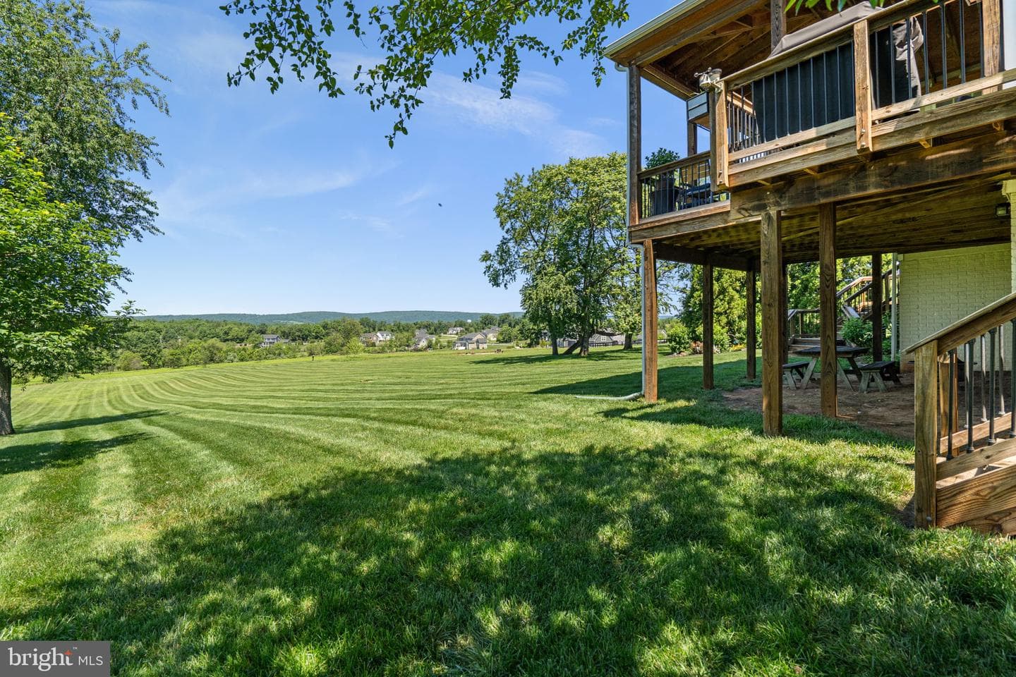 18585 Montague Place photo 55