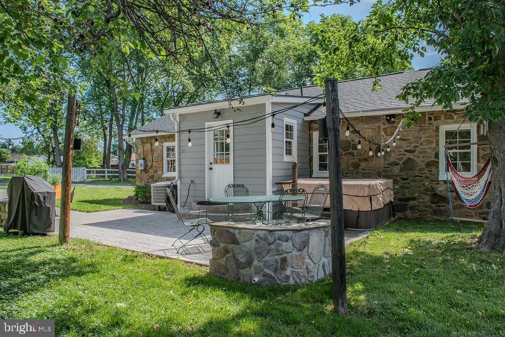 102 Phillips Court NW photo 44