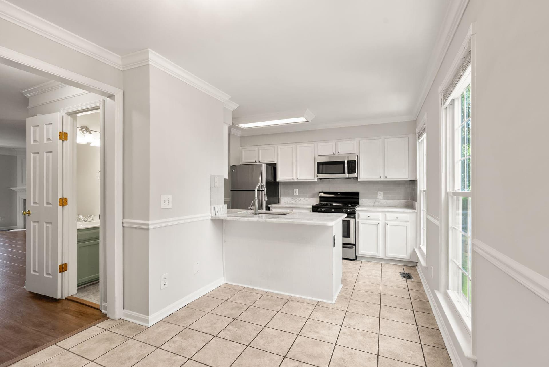 303 Barnfield Square NE photo 12