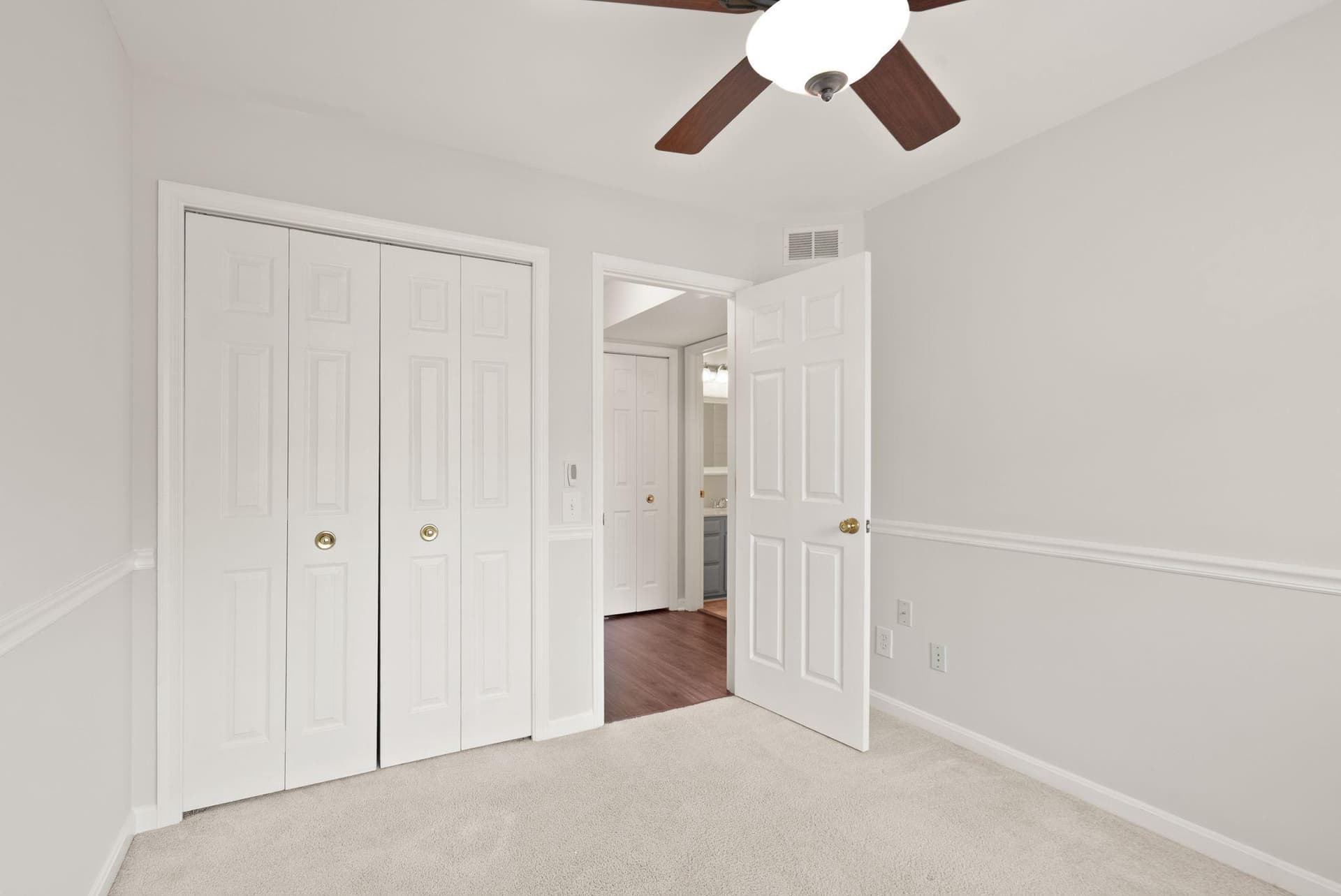 303 Barnfield Square NE photo 21