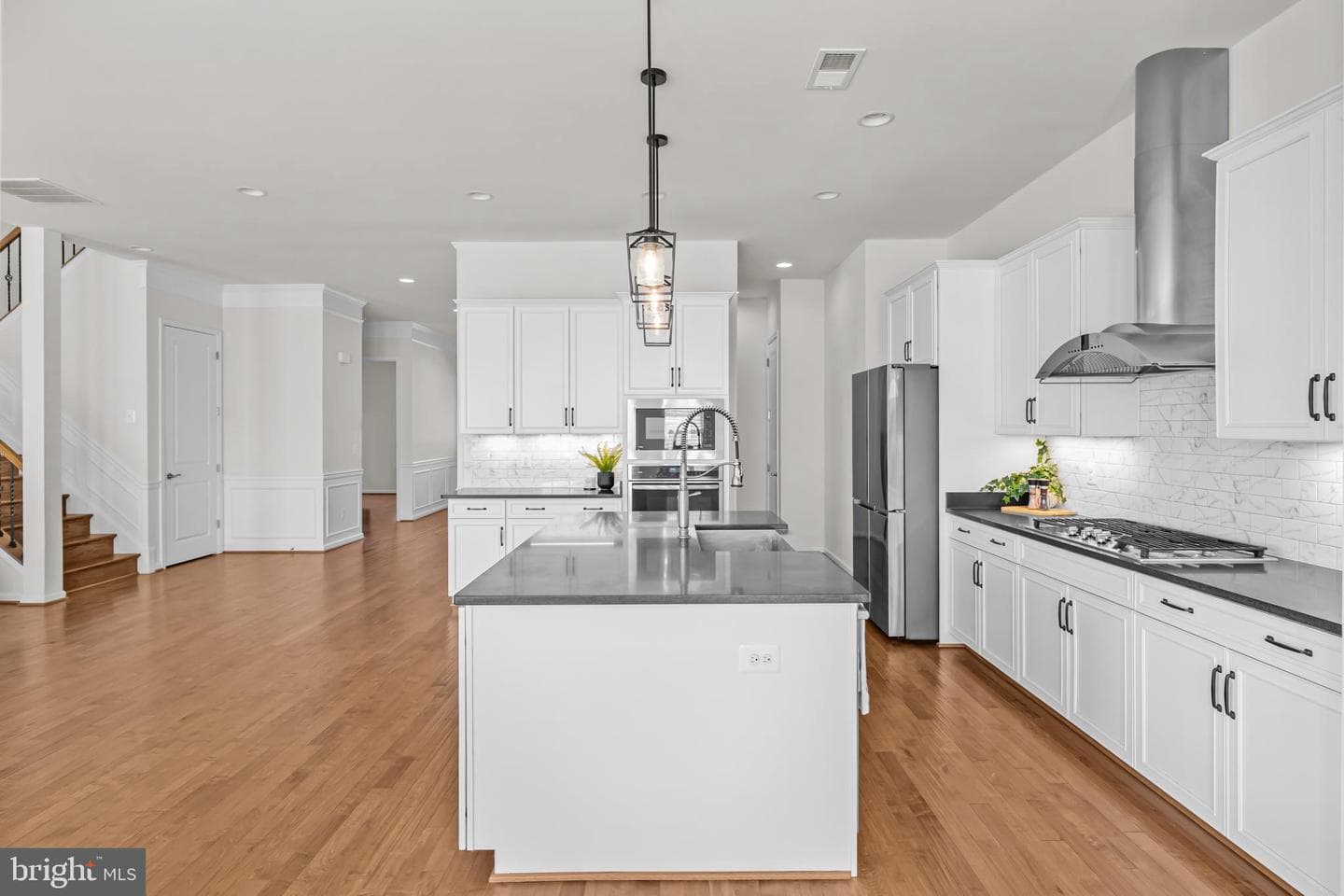 1122 Laconian Street SE photo 15
