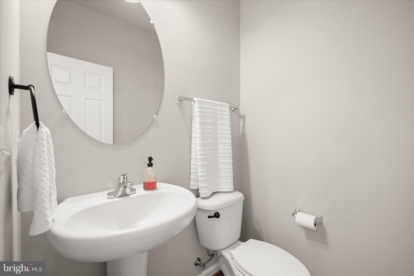 812 Pencoast Drive photo 17