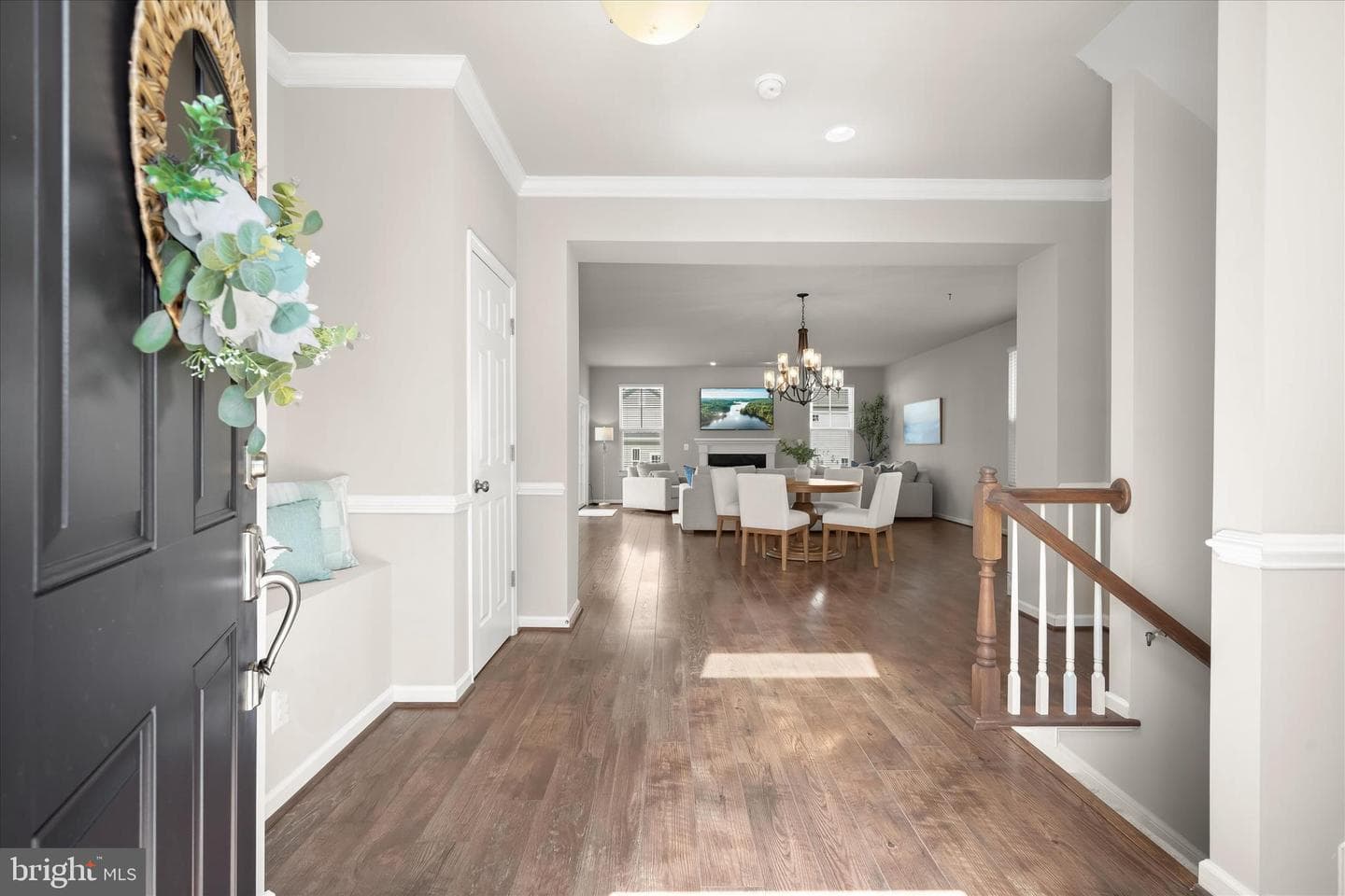 812 Pencoast Drive photo 3