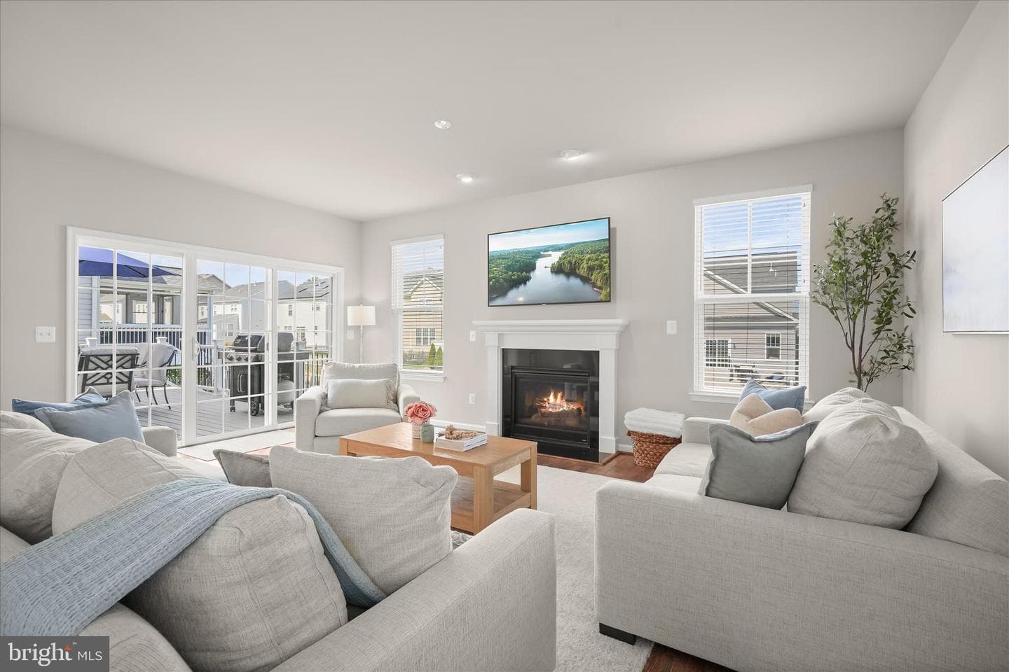 812 Pencoast Drive photo 9