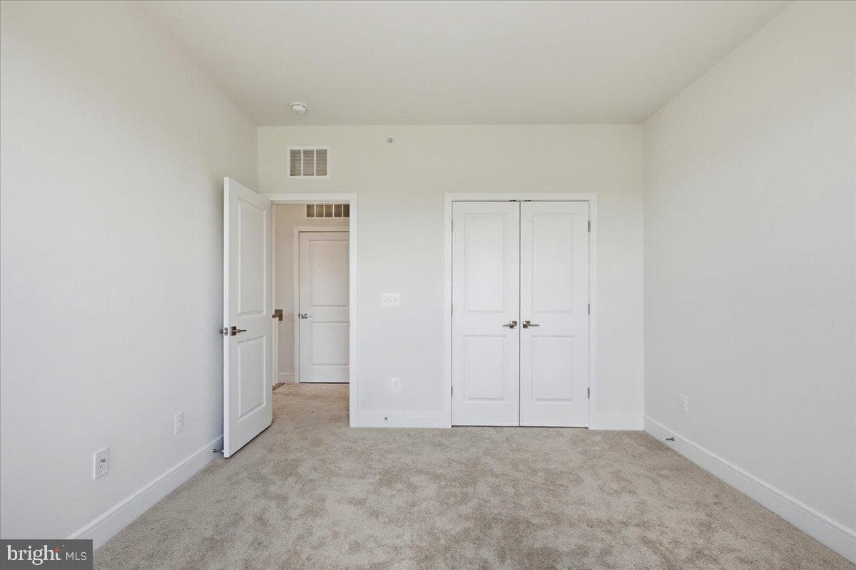 43382 Farringdon Square photo 41