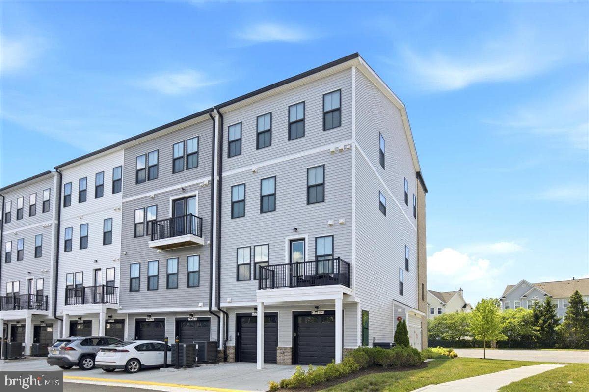43382 Farringdon Square photo 43