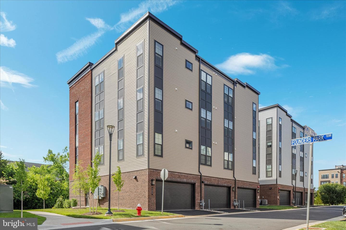 22127 Headwater Terrace #400 photo 37