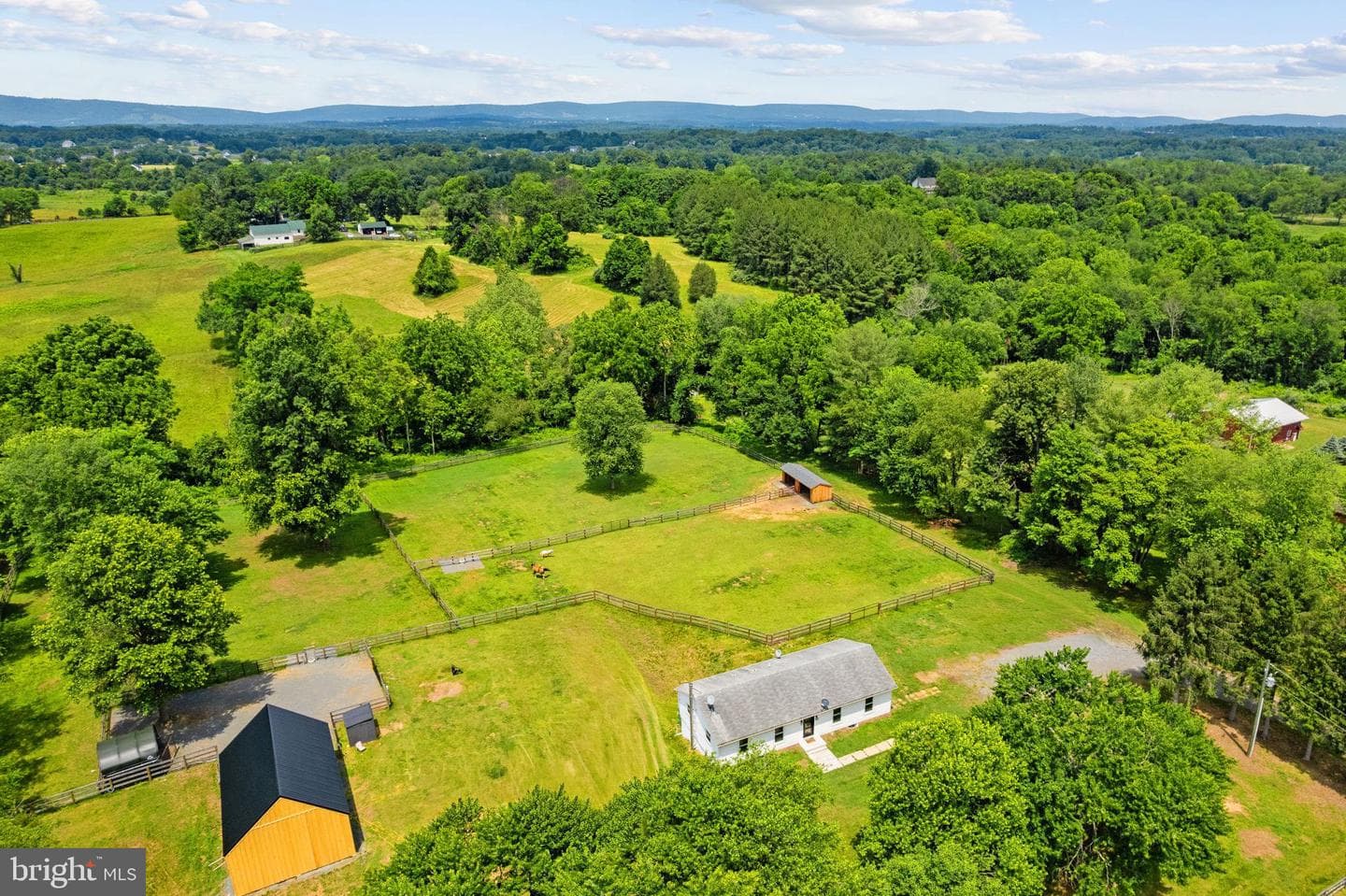 20103 Shelburne Glebe Road, Purcellville