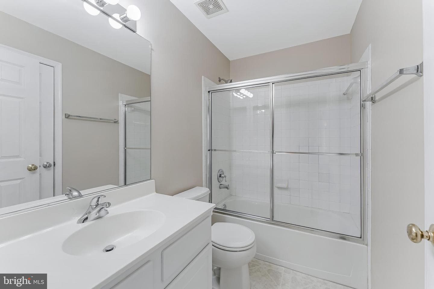 20410 Tilberg Street photo 31
