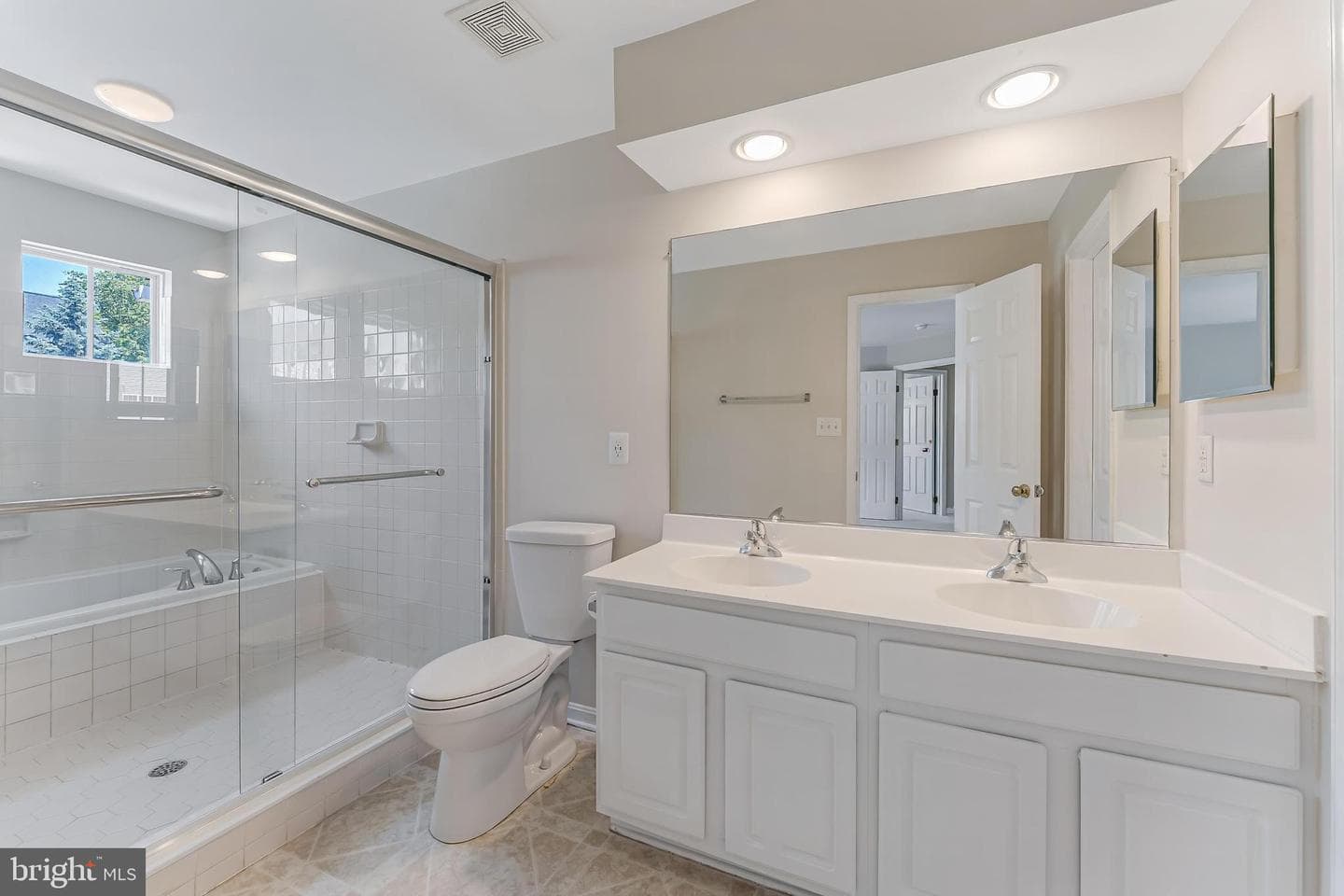 20410 Tilberg Street photo 45