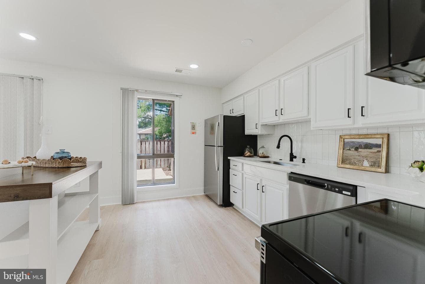 749 Sugarland Run Drive photo 16