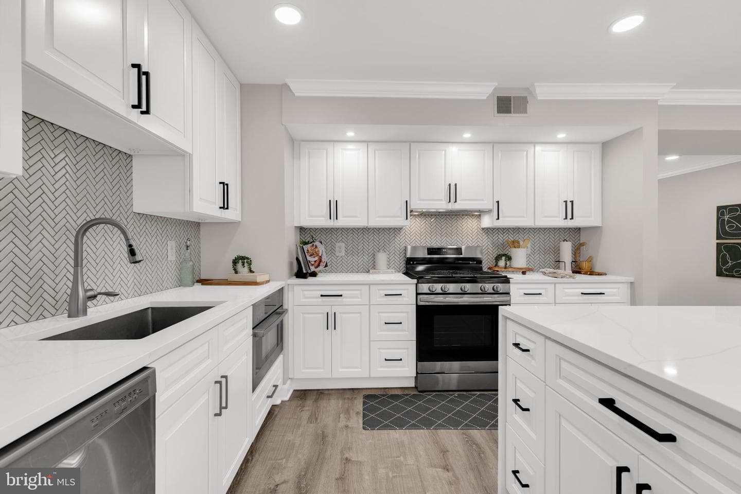 43521 Postrail Square photo 12