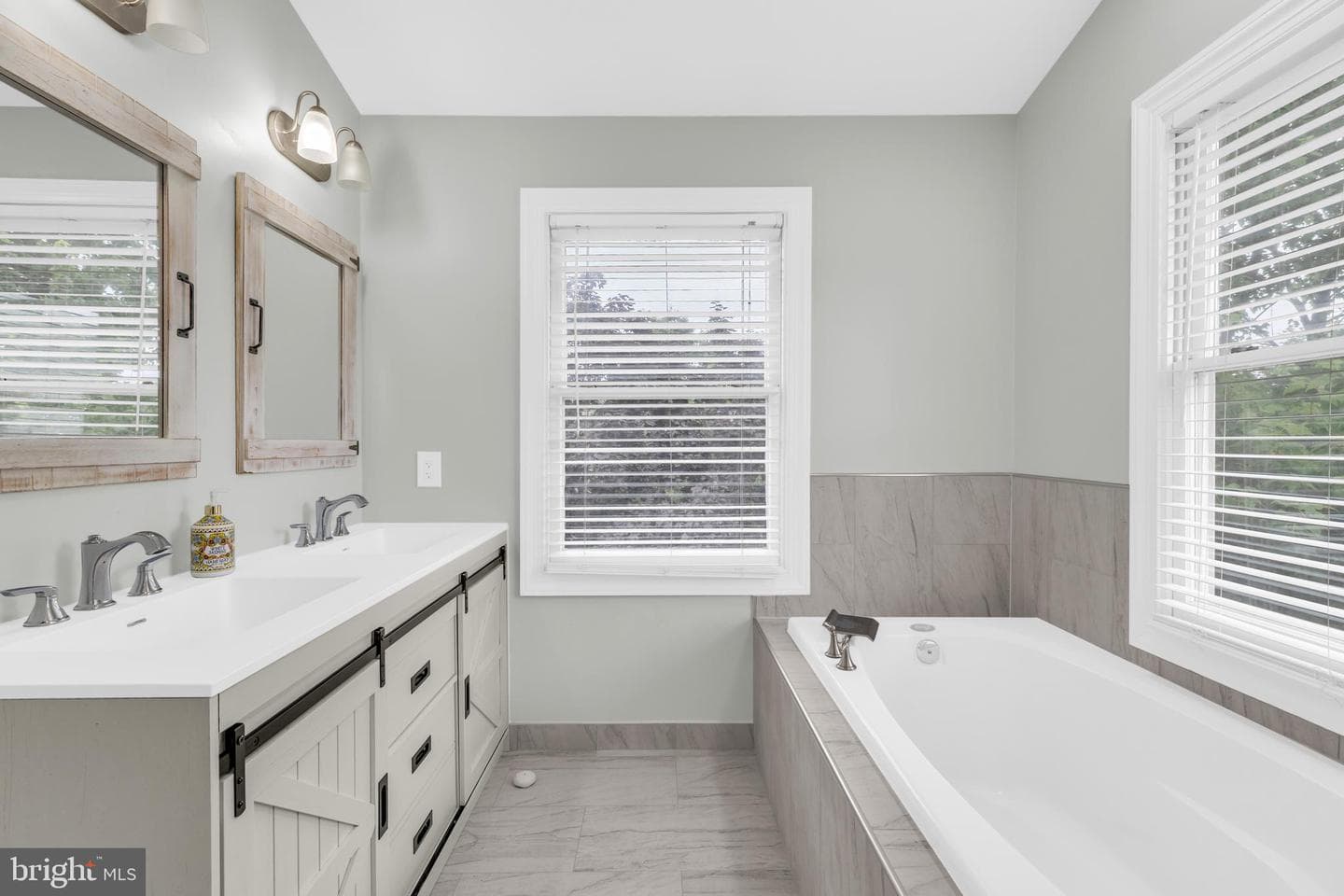 43521 Postrail Square photo 20