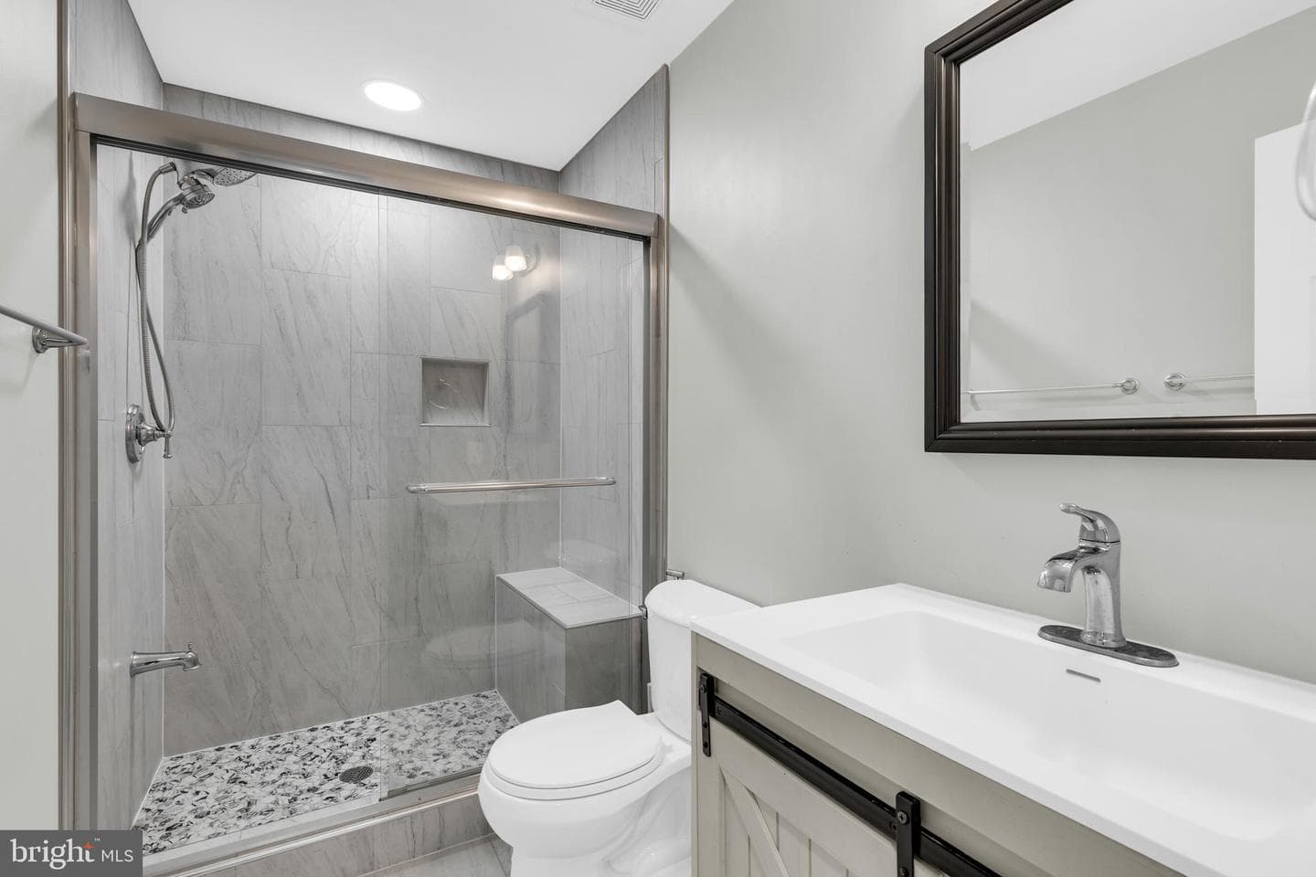 43521 Postrail Square photo 25