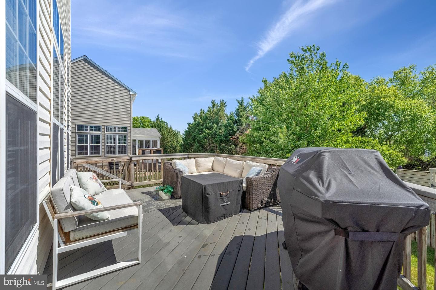 611 Curtin Place SE photo 36