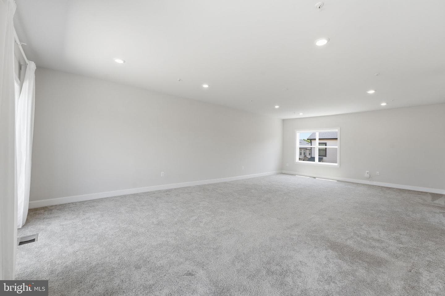 22522 Foundation Drive photo 37
