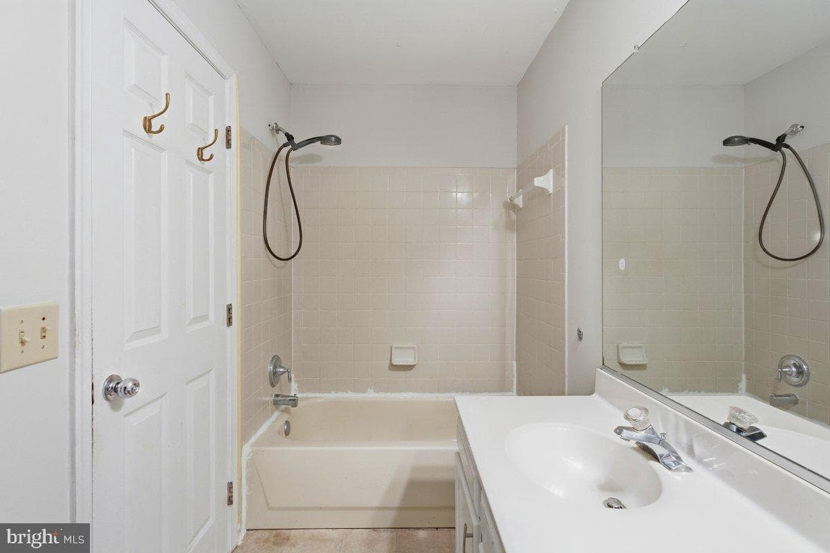 405 Mcdaniel Drive photo 14
