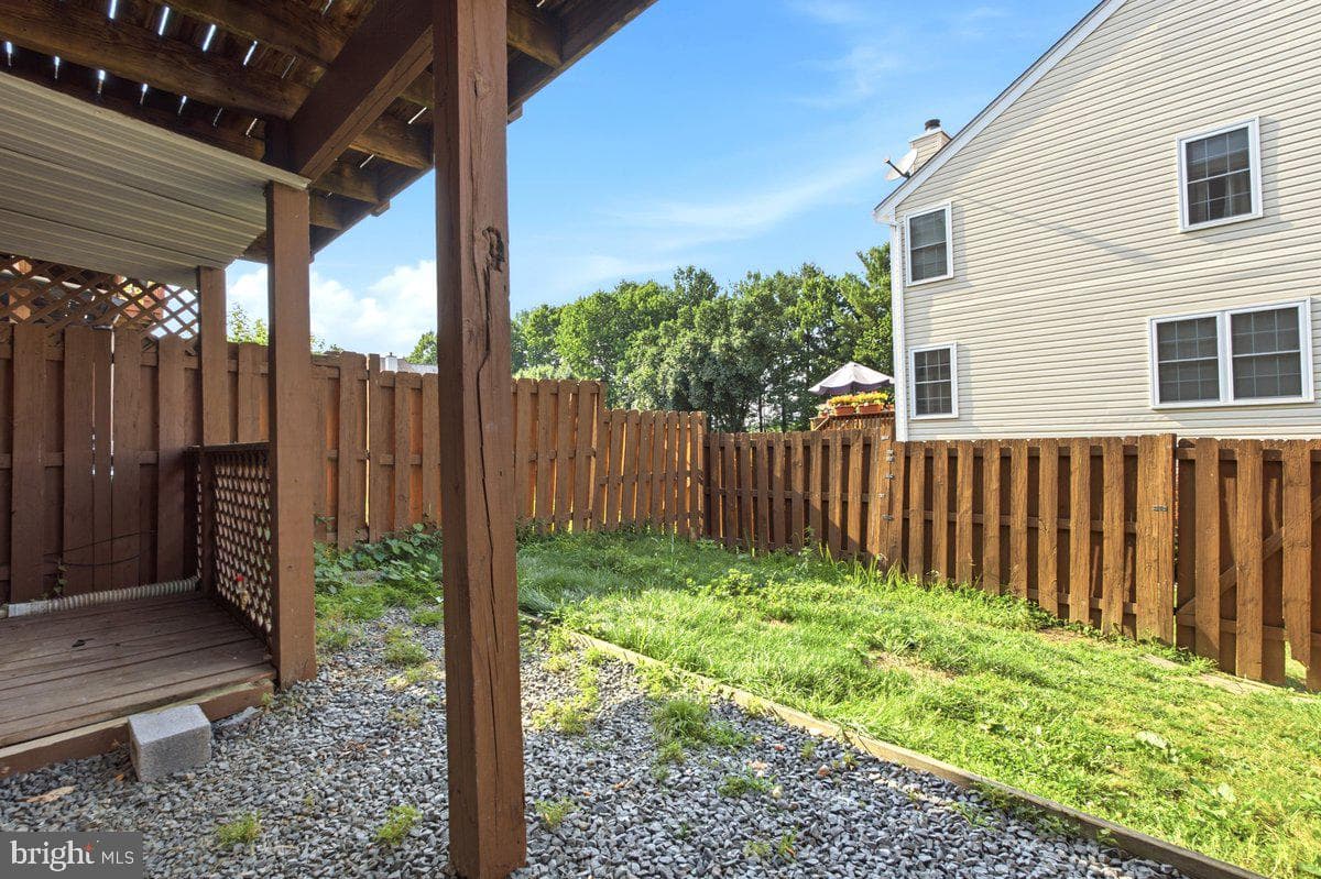 405 Mcdaniel Drive photo 24