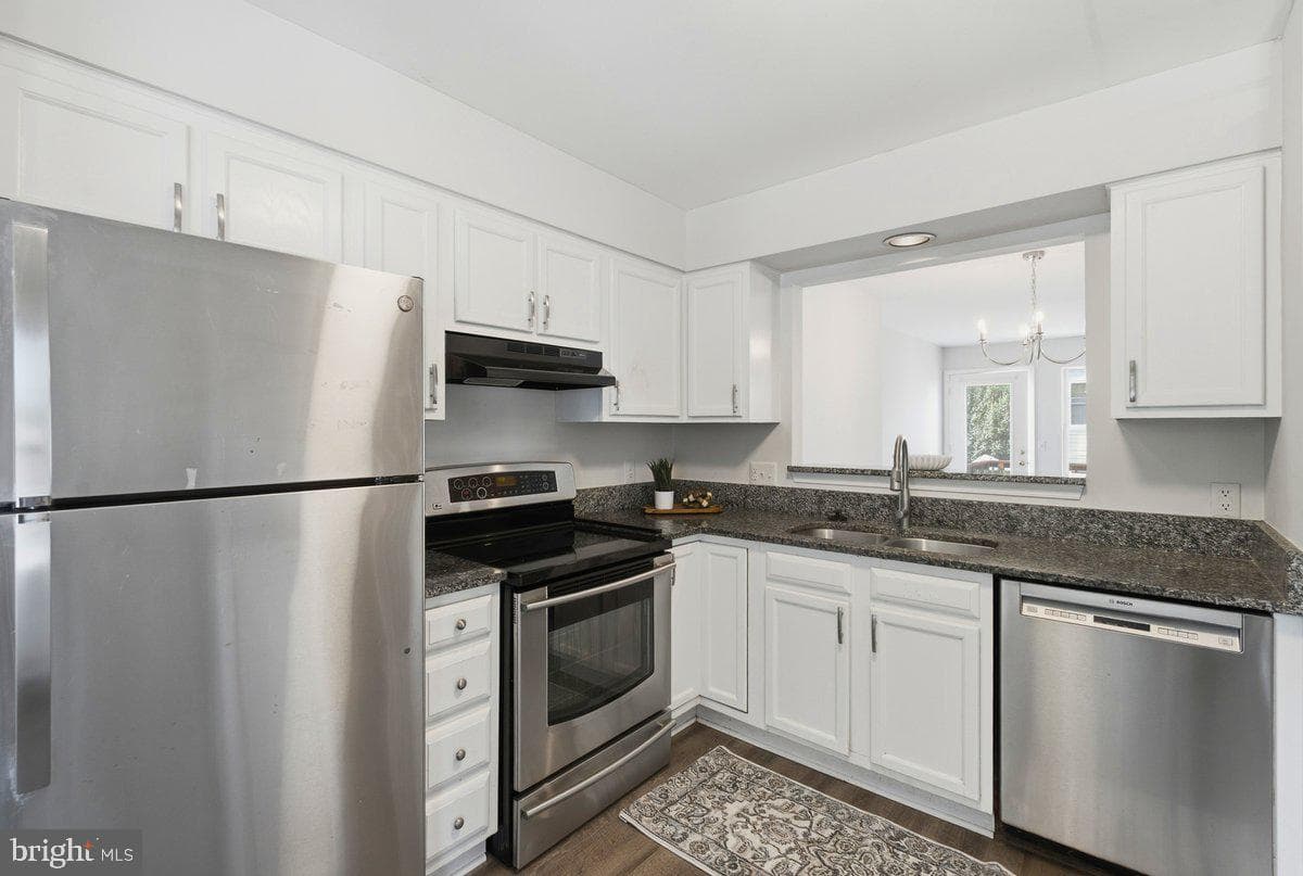 405 Mcdaniel Drive photo 4