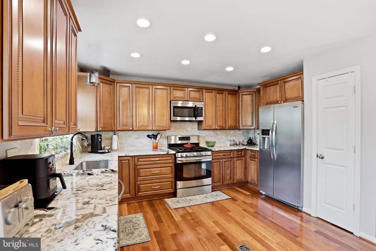 43885 Laburnum Square photo 12