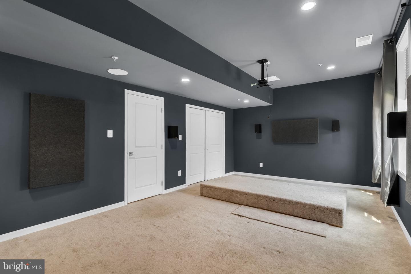 22515 Naugatuck Square photo 36