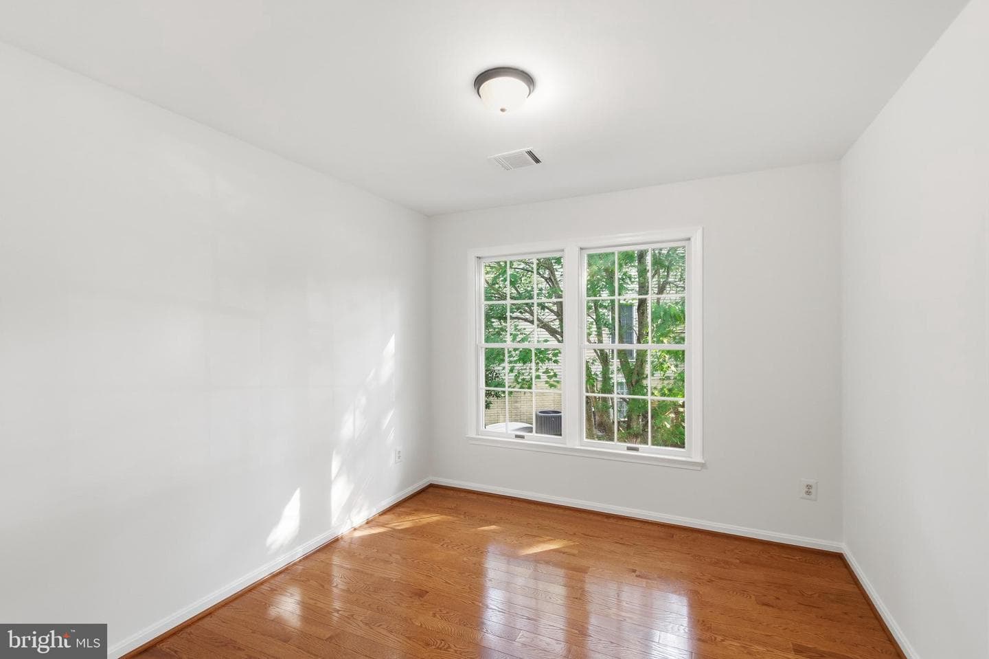 46405 Esterbrook Circle photo 46