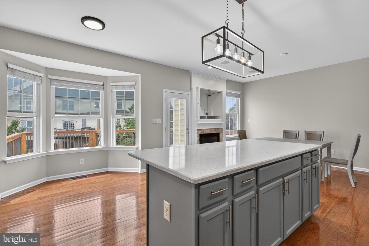22540 Airmont Woods Terrace photo 12