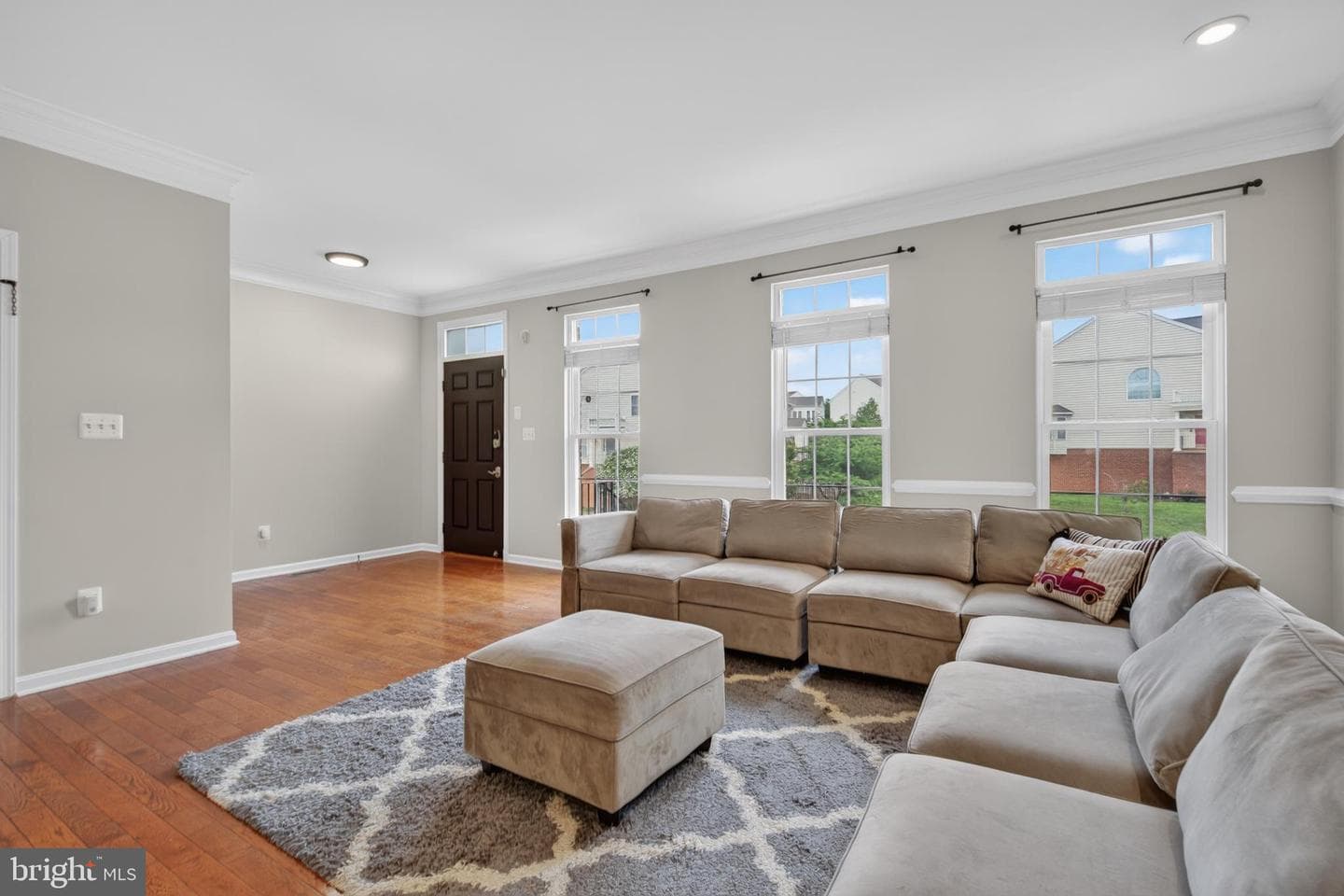 22540 Airmont Woods Terrace photo 5