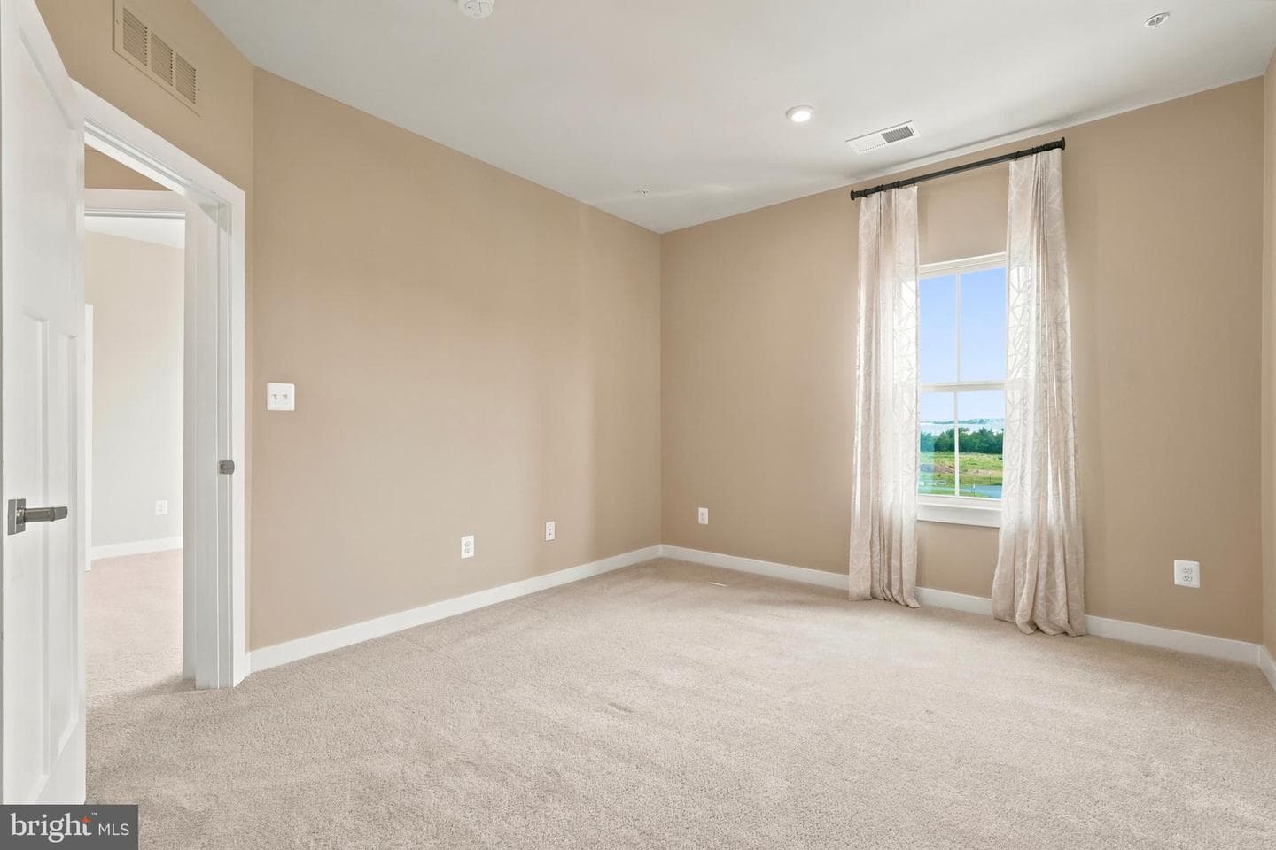 24274 Thurso Square photo 61